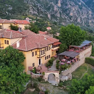 Couette-café Merlika -inside The Castle-, Krujë